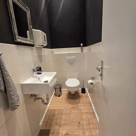 Work & House In Linz Apartment *
