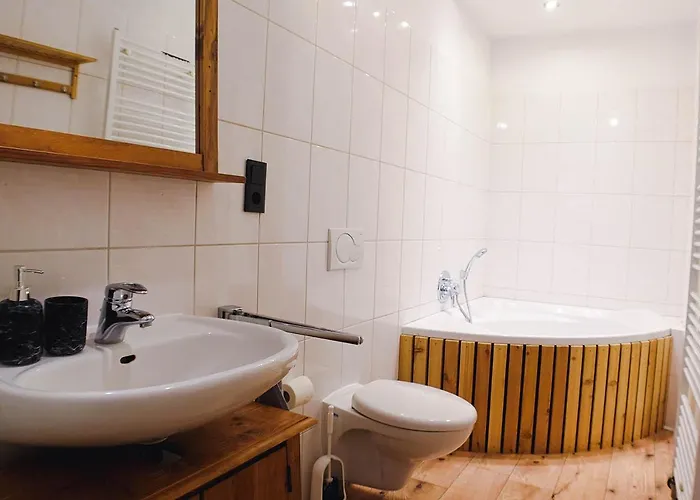 Work & House In Linz * לינץ אם ריין