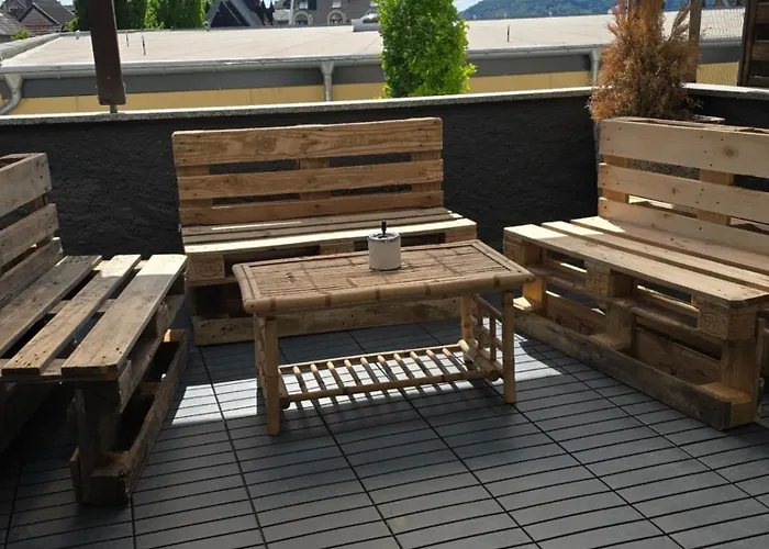 Work & House In Linz * לינץ אם ריין