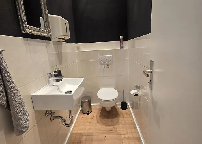 Work & House In Linz דירה *